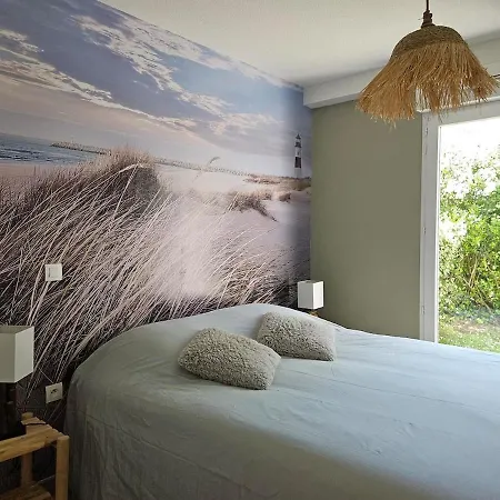 Sabrina, Wi-fi, Garden, Sleeps 4, And Apartman